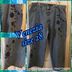 Venezia floral embroidered wide leg jeans 👖